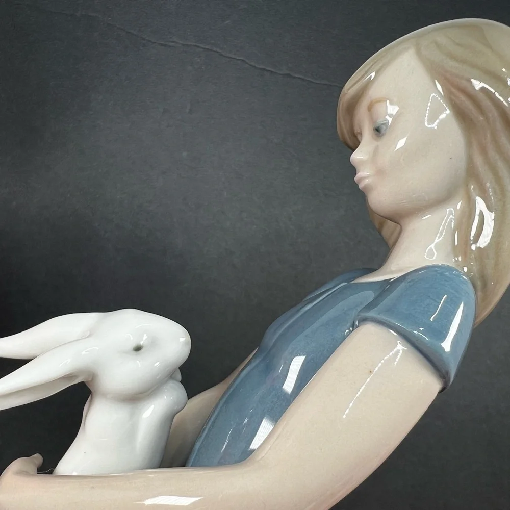 🛑SOLD🛑 NAO BY LLADRO PRETTY YOUNG GIRL HOLDING A RABBIT, 1980 SPAIN PORCELAIN - Picture 10 of 17